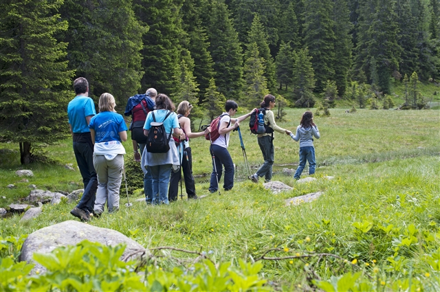 Parte del gruppo si dirige verso il lago di Cece